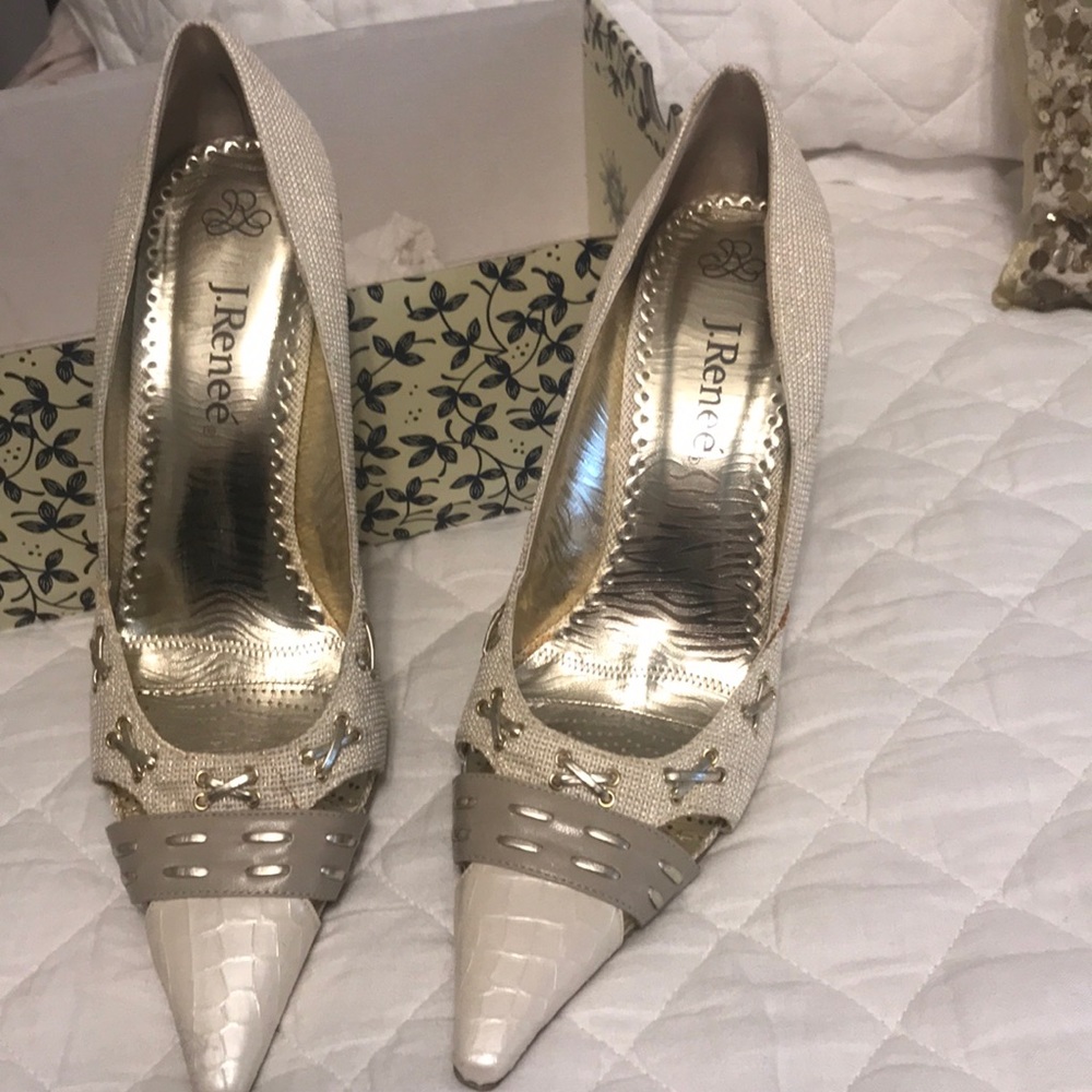 J Renee Pump
